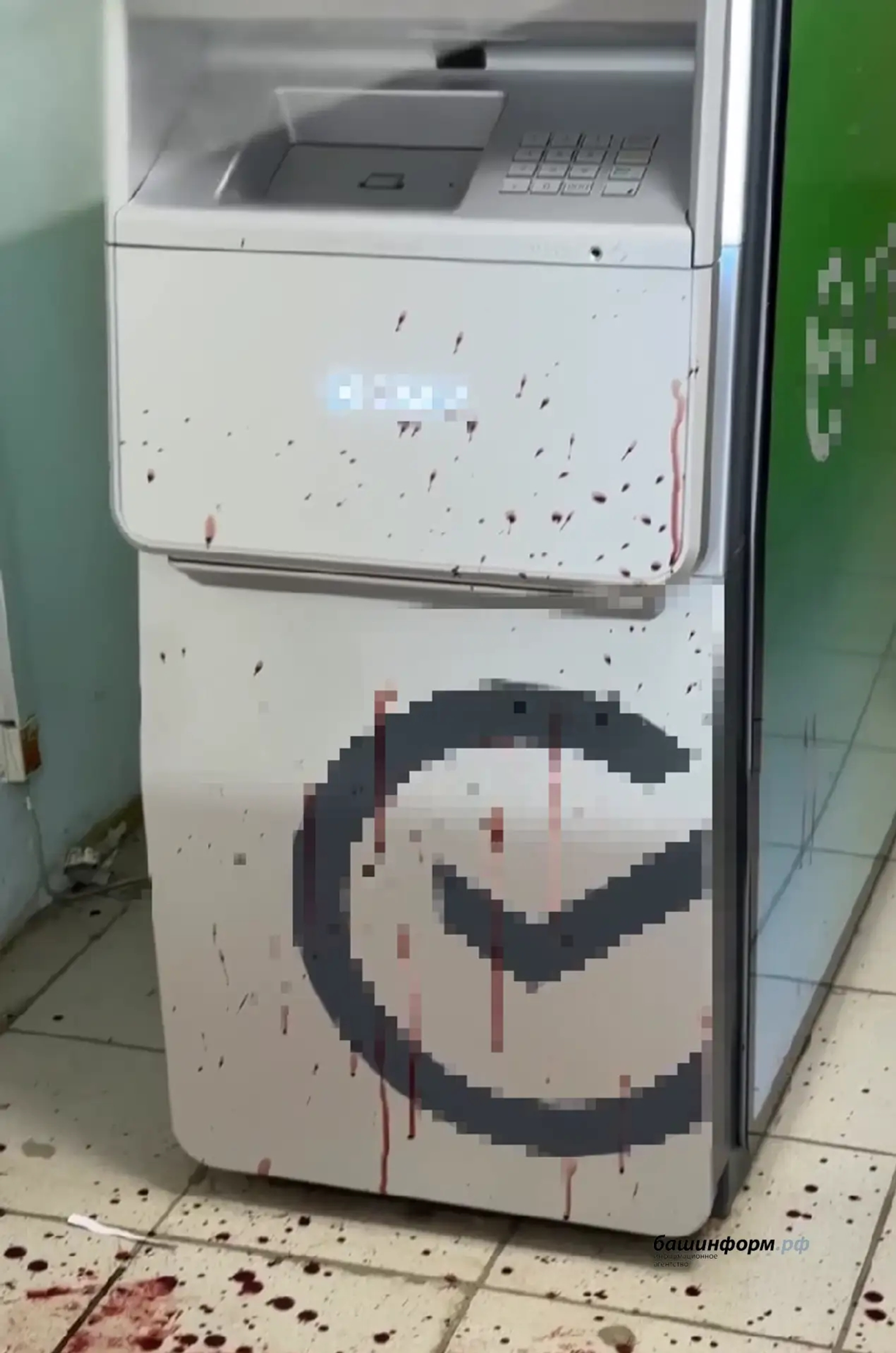 Уфада ир-атка банкомат янында пычак белән һөҗүм иткәннәр