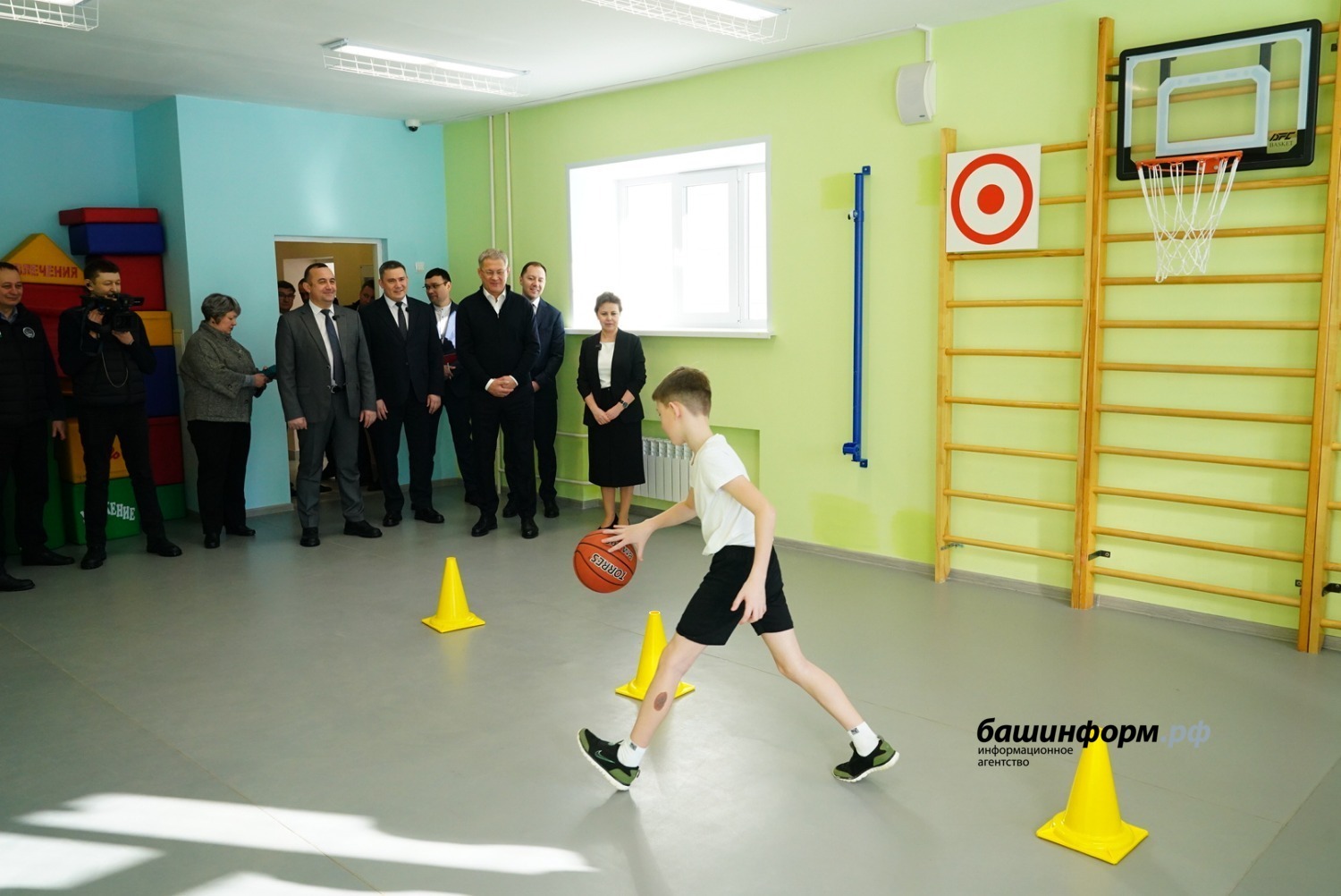 Радий Хәбиров Учалыда яңартылган  интернат-мәктәптә булды