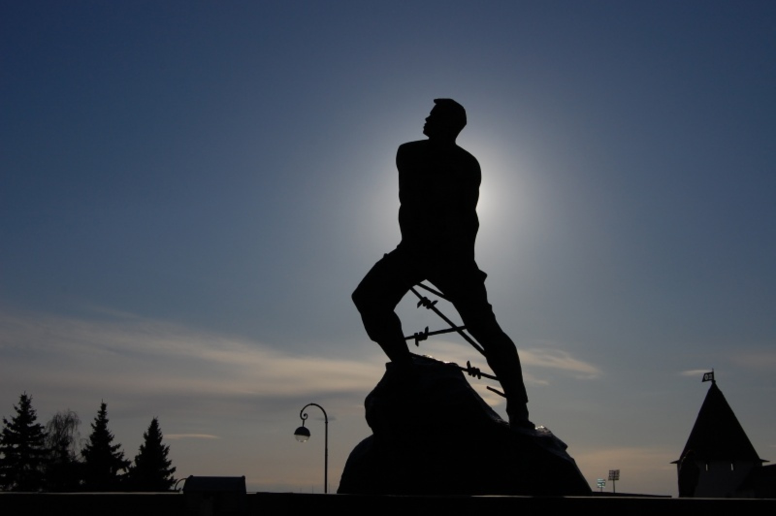 Балалар шагыйрәсе Алсу Галиева Муса Җәлилгә шигырь багышлаган