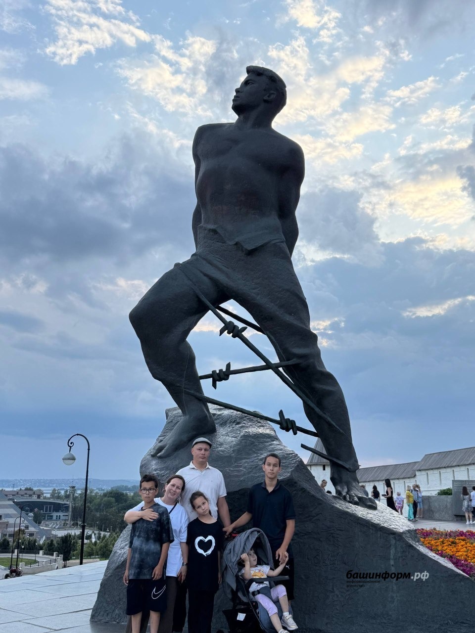 Күпбалалы ана: гаиләдә һәм эштә ничек бәхет табарга