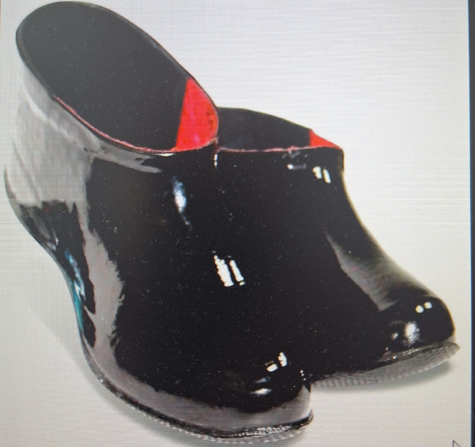 Бүген нинди көн, кем белә?