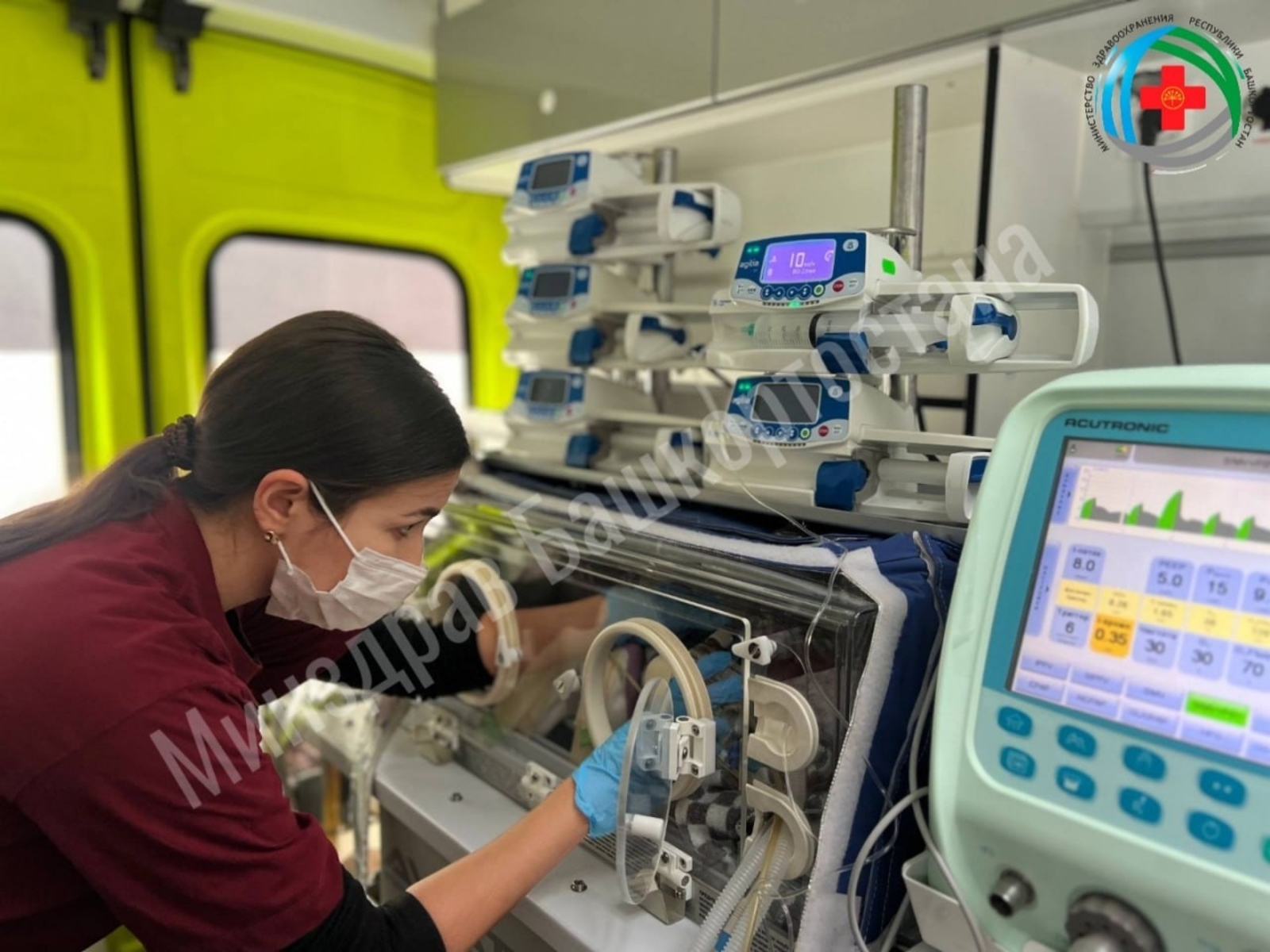 Санавиация ашыгыч рәвештә Уфага яңа туган игезәкләрне китергән