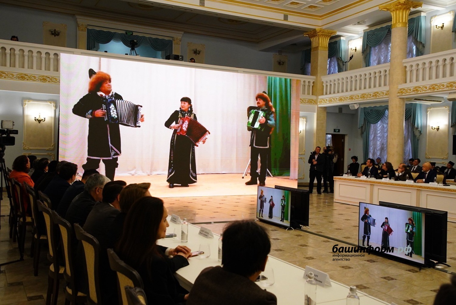 Ишекләрен бер-бер артлы  ачтылар