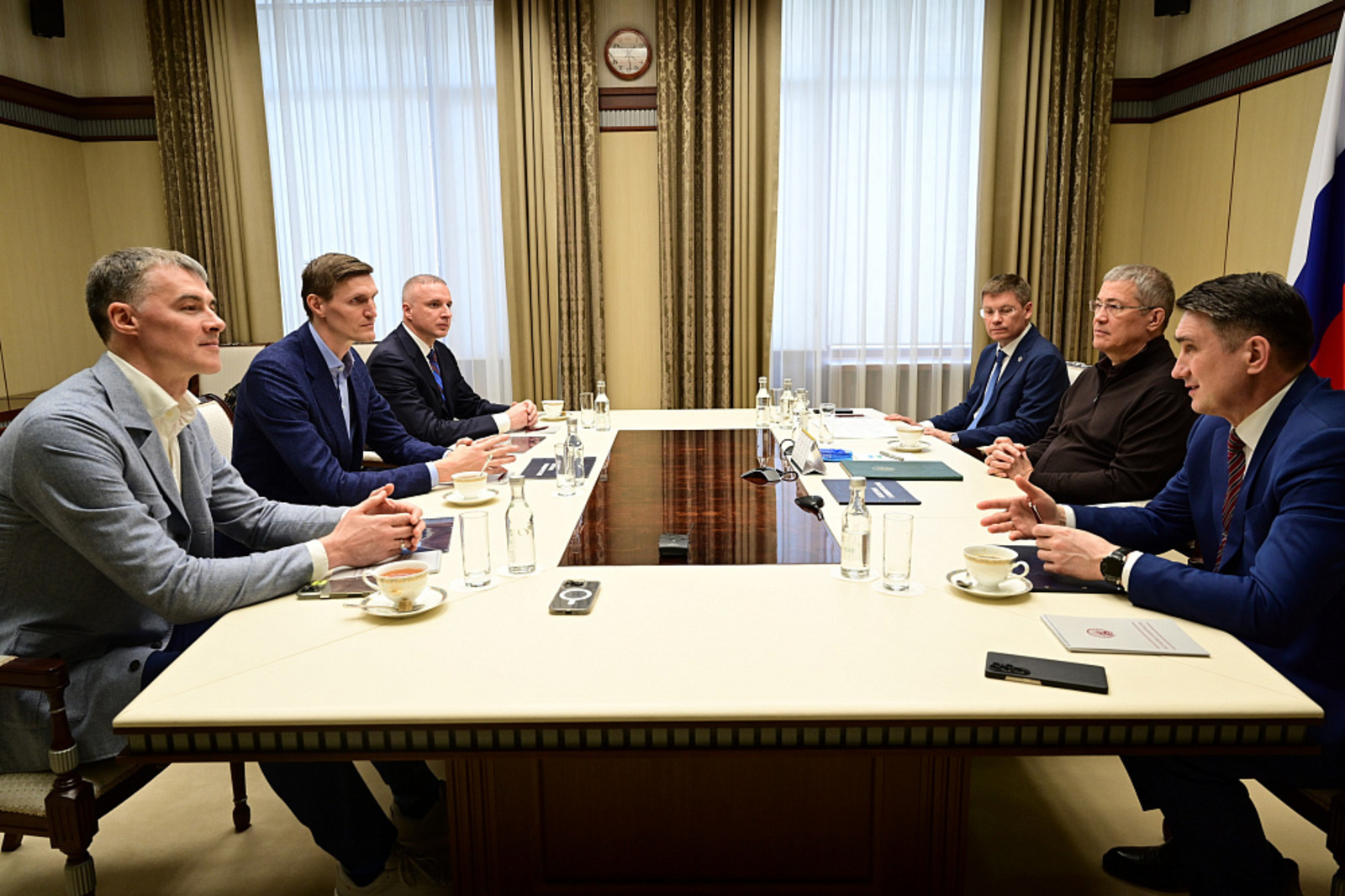 Төбәк Башлыгы Андрей Кириленко белән күреште