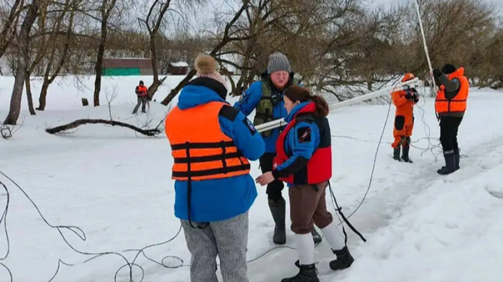 Водолазлар югалган өч баланың берсенең үле гәүдәсен тапканнар