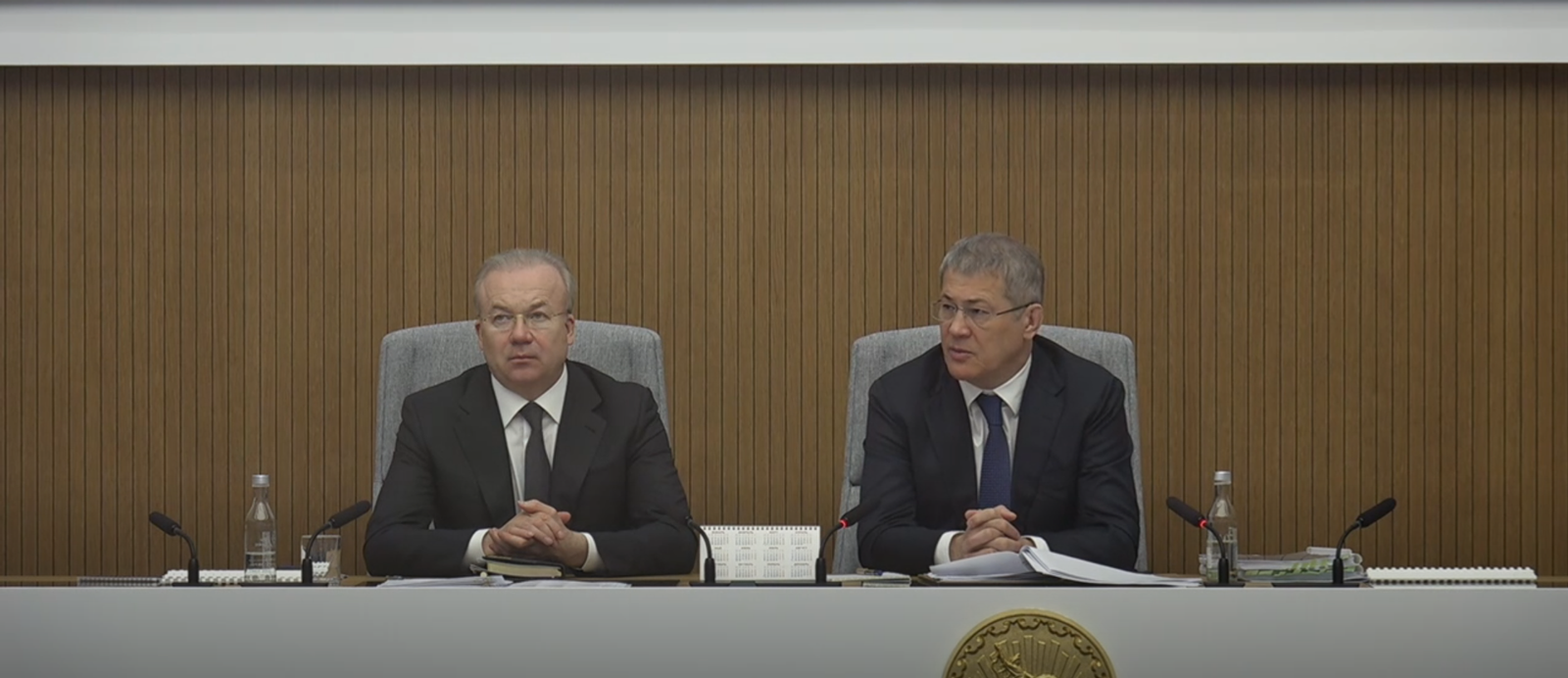 БР Хөкүмәтенең оператив киңәшмәсенең туры трансляциясеннән скриншот.