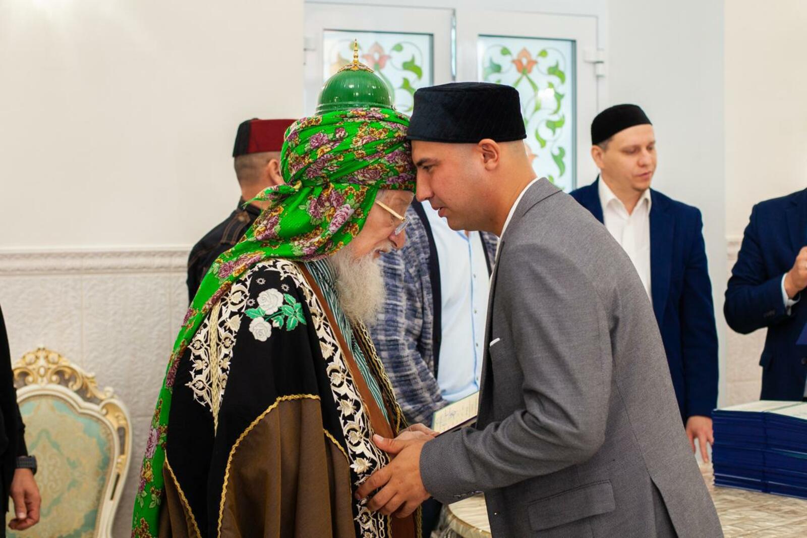 Азамат кебек яшьләр - замана киләчәге