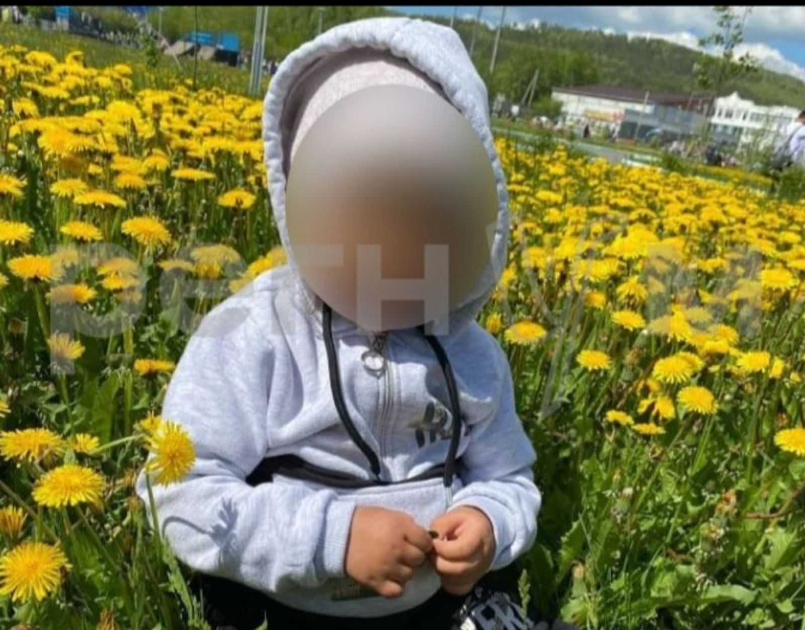 Диван тартмасында табылган баланы җирләгәннәр