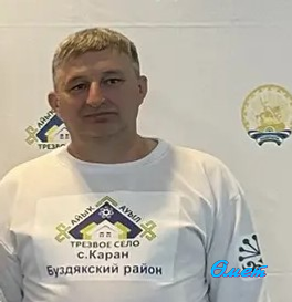 Язгөл Сафина.  Бүздәк районының Каран авыл биләмәсе башлыгы Валерий Исхаков.