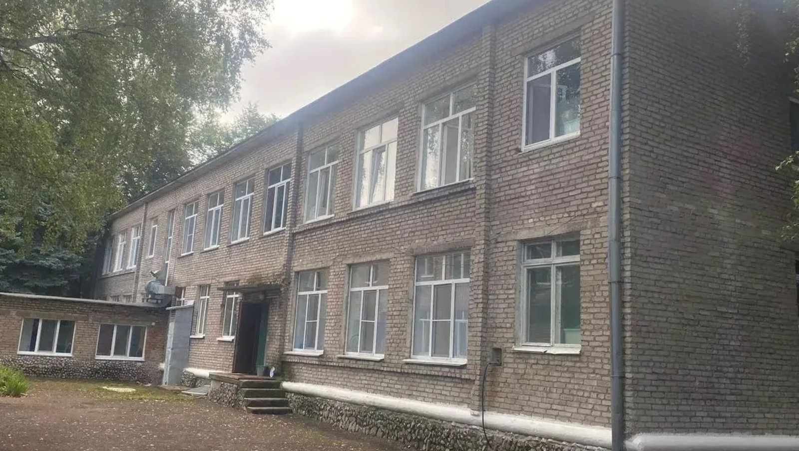 Балалар матур бакчага йөрсеннәр