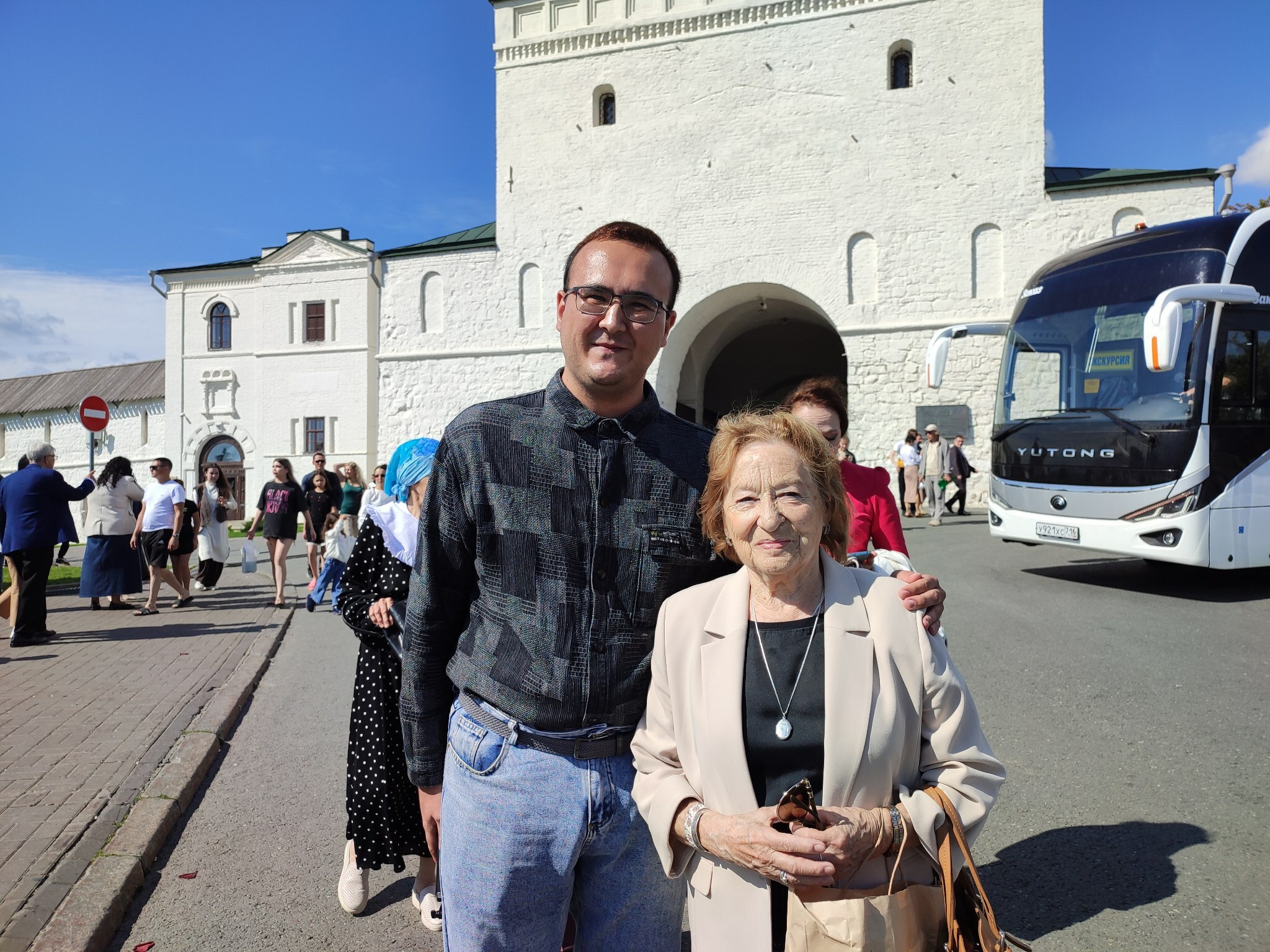 Муса Җәлилнең беренче укытучысы оныгы булуым белән горурланам