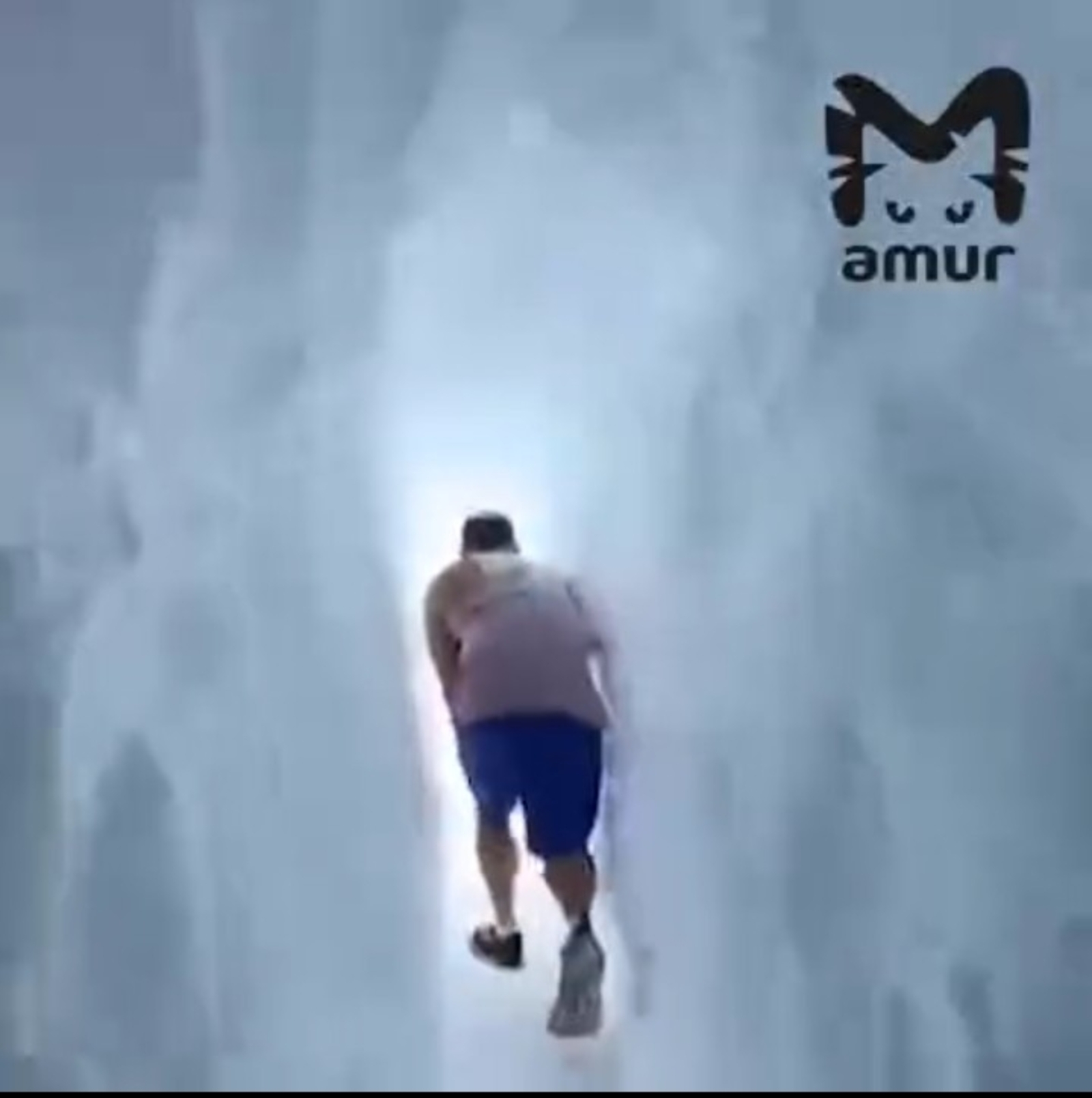 Amur Mash  Телеграм-каналы видеосыннан скриншот.