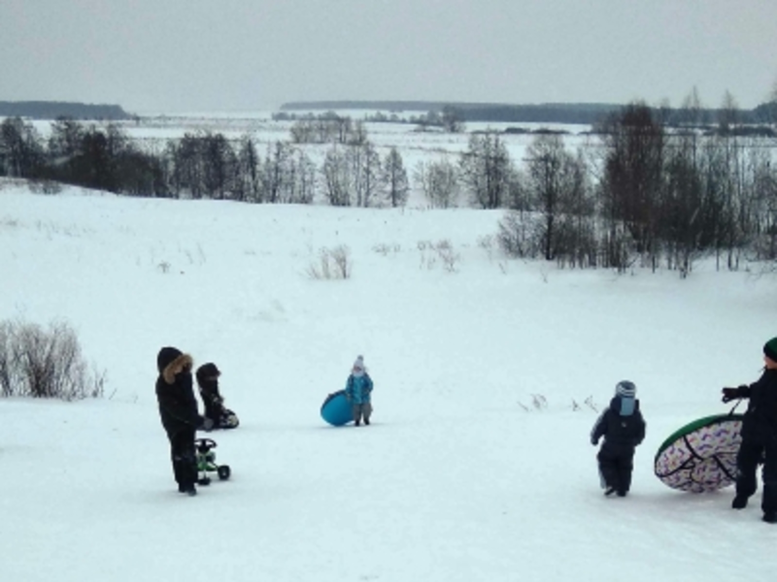 Мәктәп укучысы автомобильгә бәйләнгән тюбингта шуганда һәлак булган