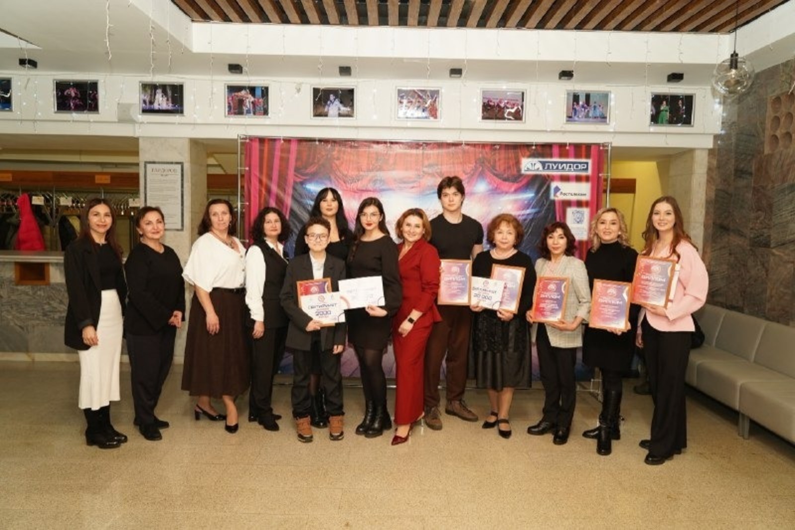 Сәхнәгә чыкканда куркырга ярамый