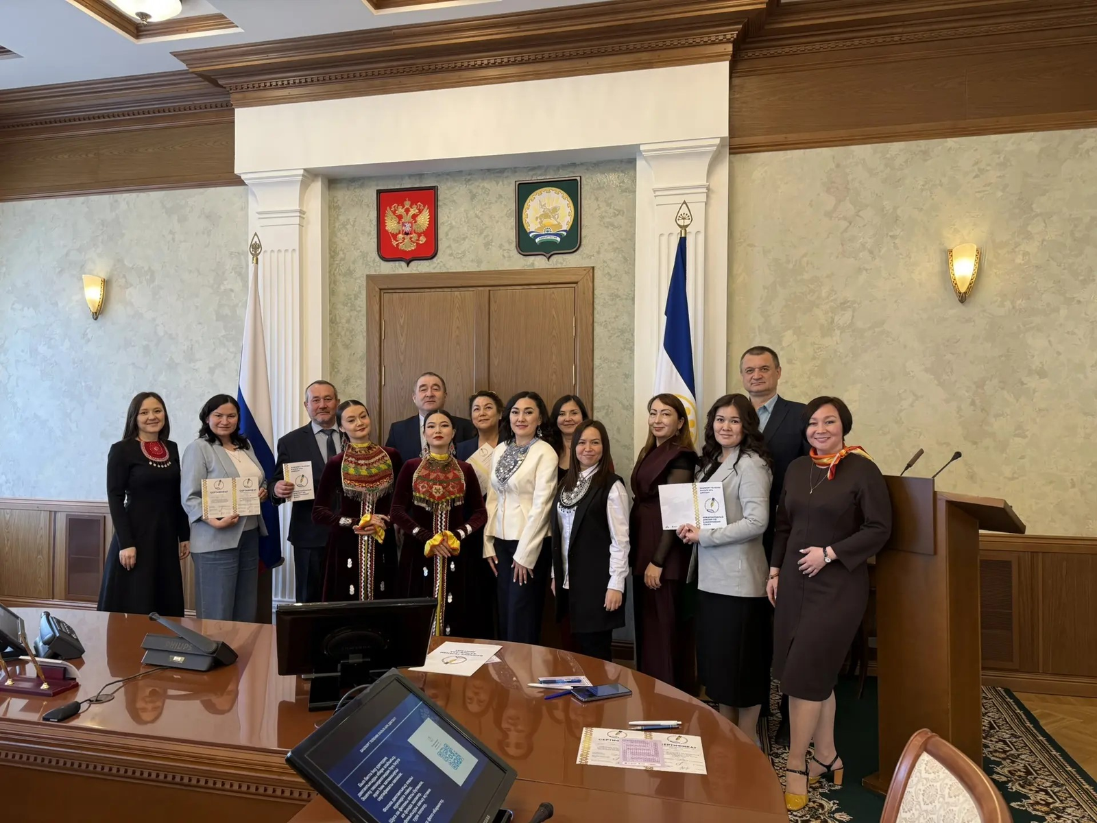 Чиновниклар да кушылды