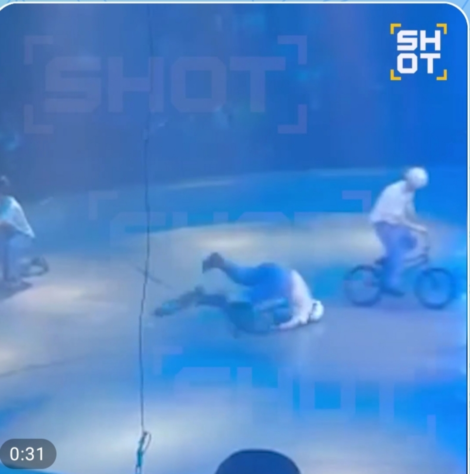 Цирк артисты сәхнәдә егылып, аңын югалткан (ВИДЕО)