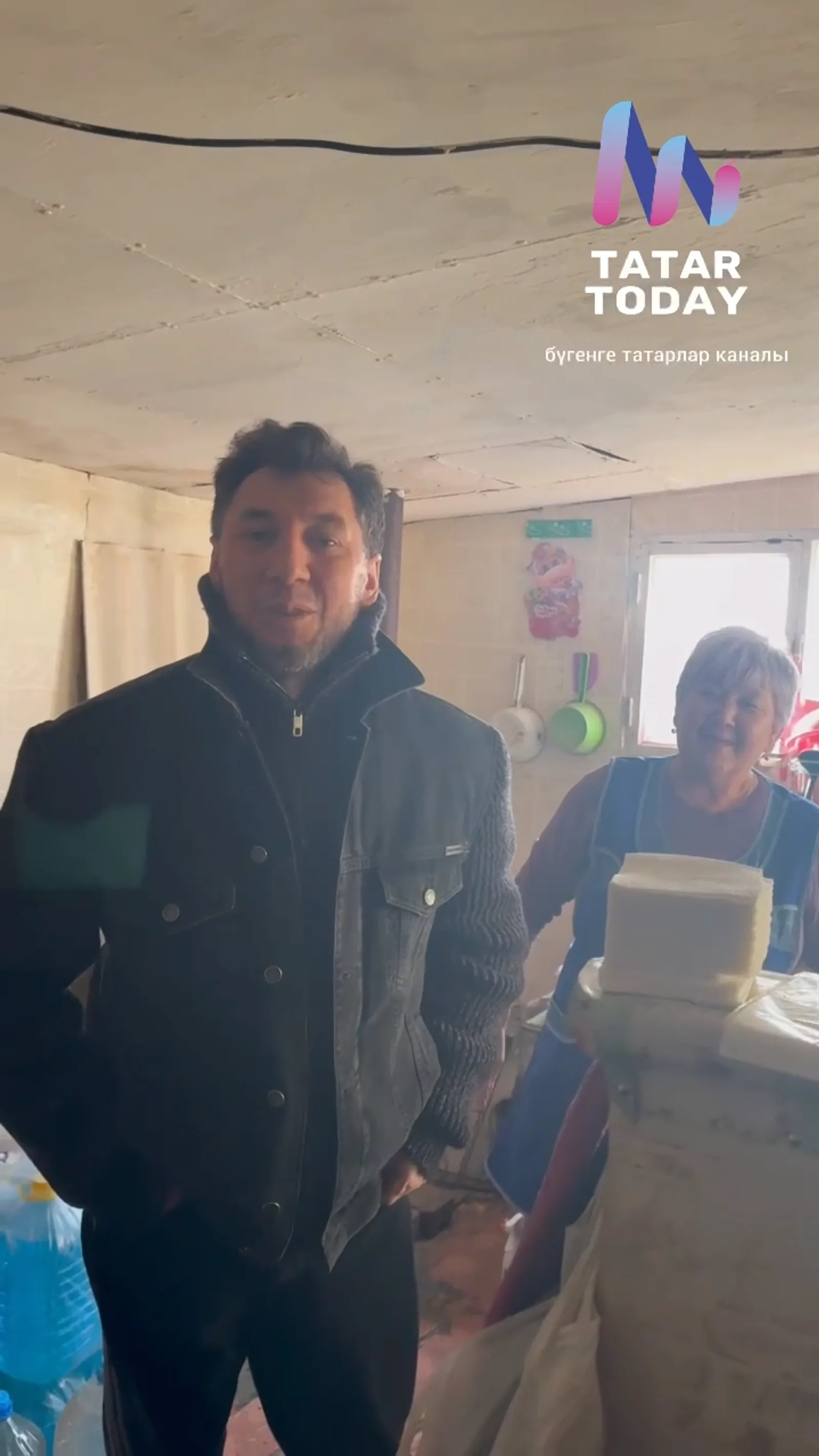 "Юл кырыенда татар апалары самовардан чәй эчерде"