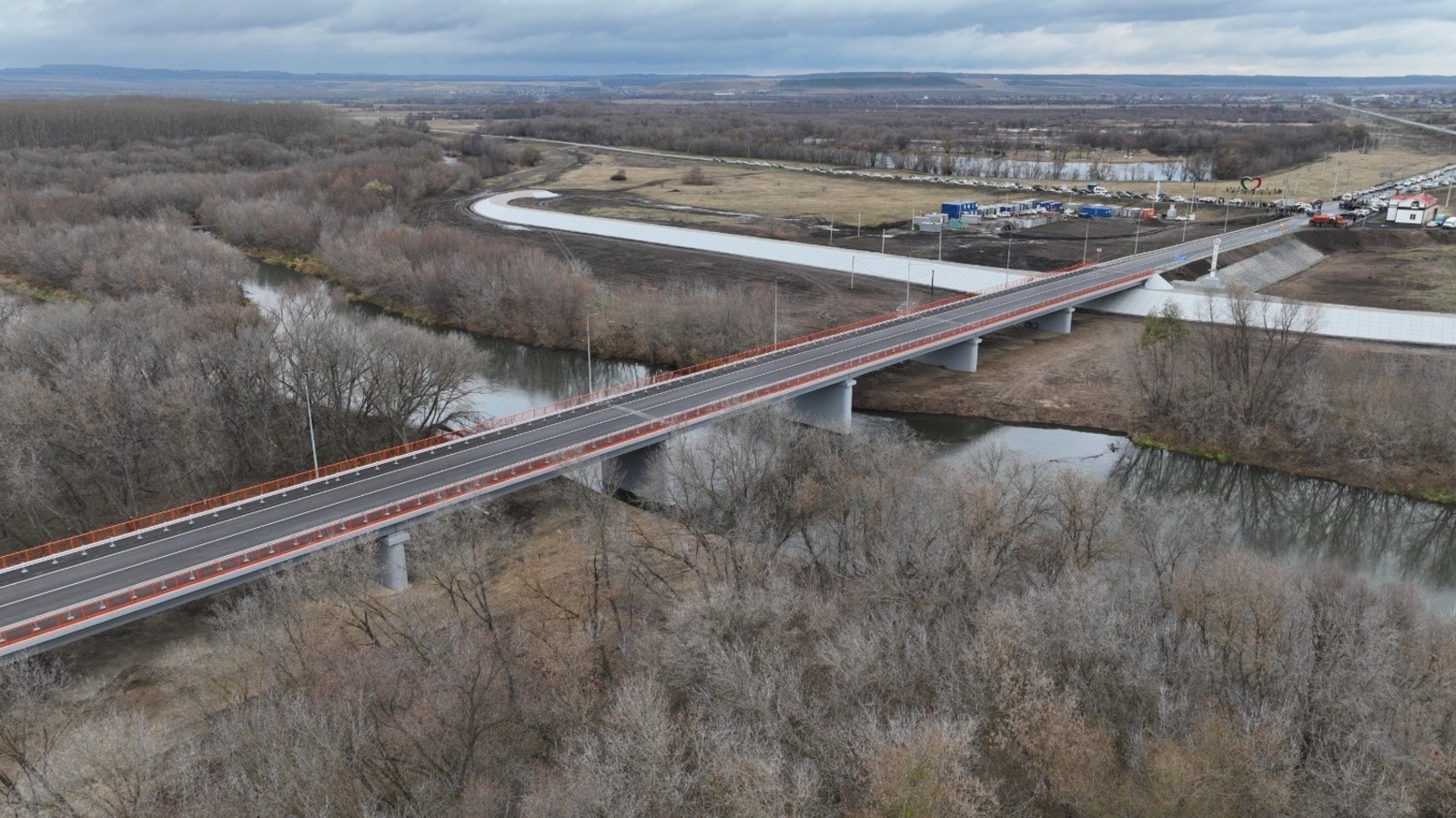 Юллар төзү дәвам итә