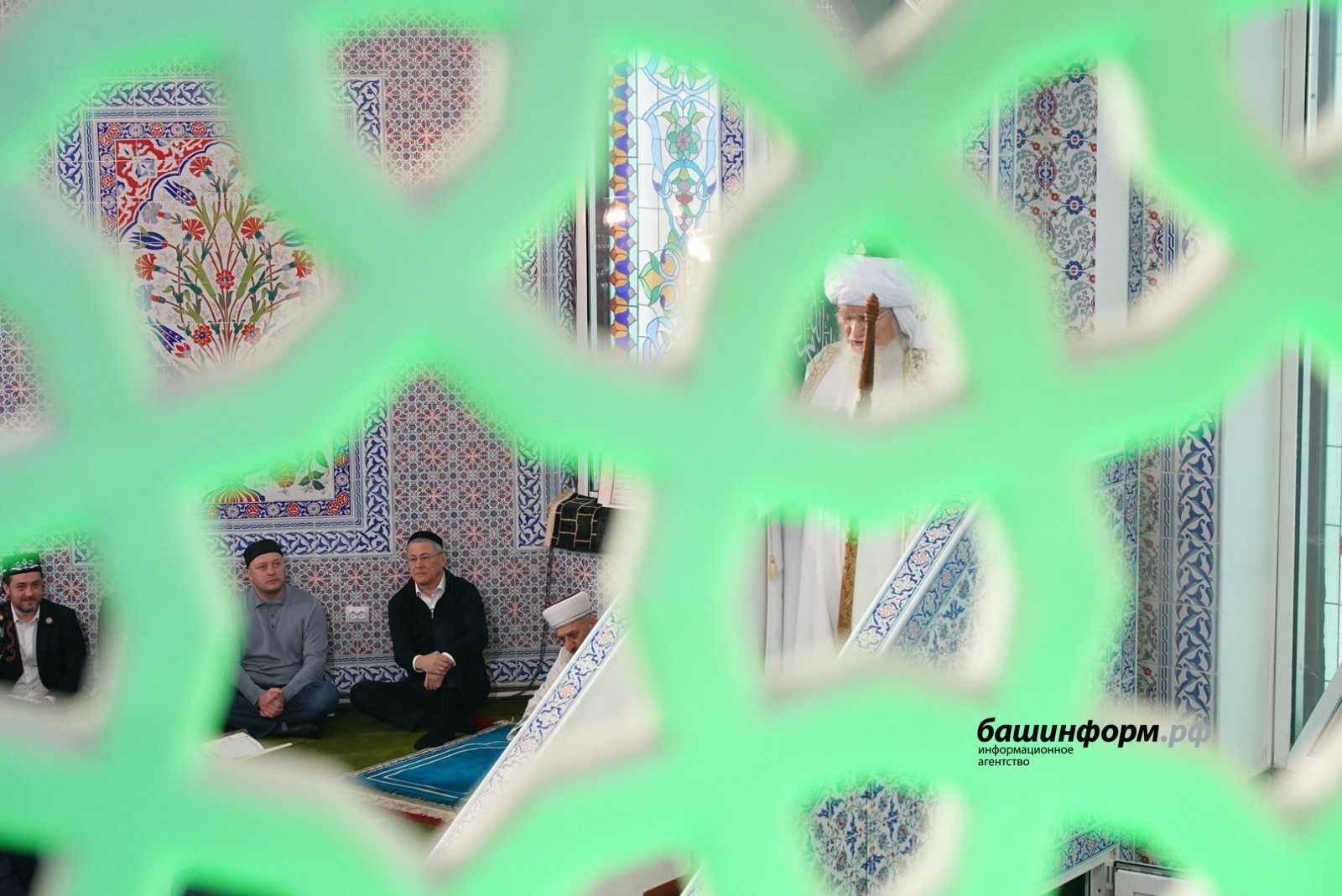 Радий Хәбиров гает намазында катнашты