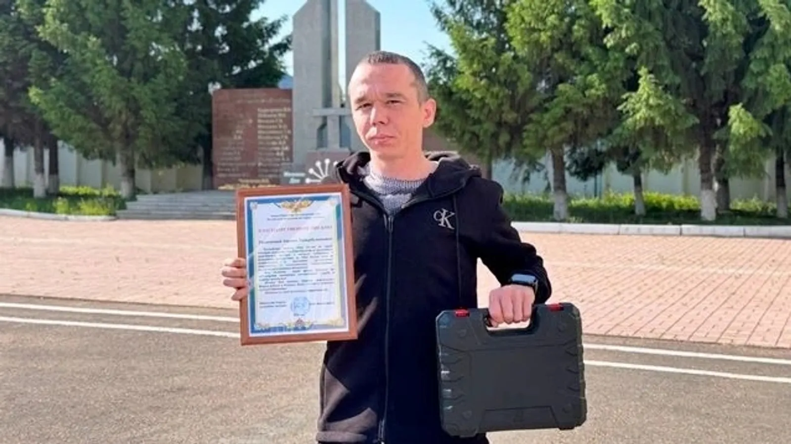Акчасын мошенниклардан саклап калган такси водителенә рәхмәт әйткәннәр