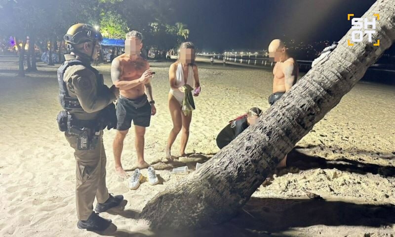 Русия туристларын Таиланд пляжында җенси якынлык вакытында  тоткарлаганнар