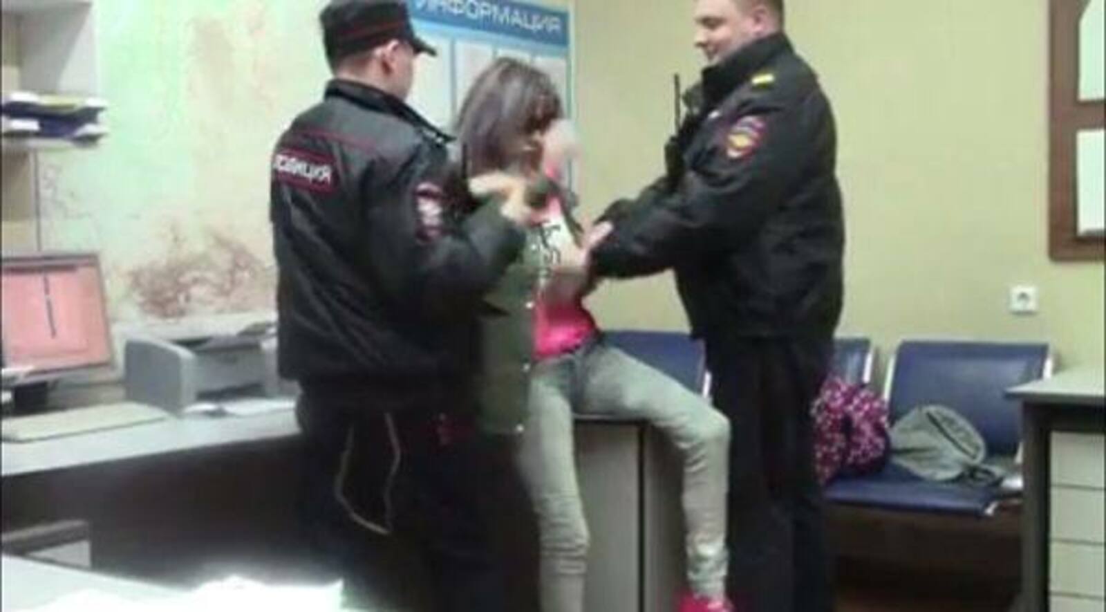 Уфада хатын-кыз полиция хезмәткәрен тешләгән