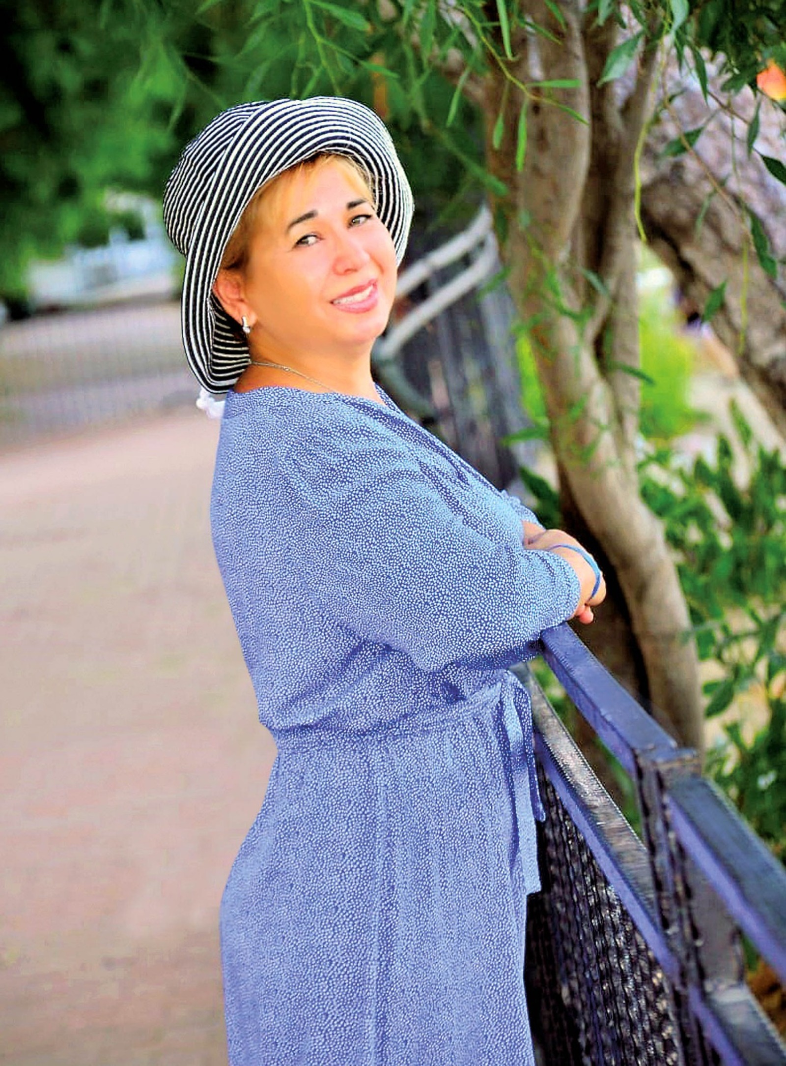 Бәхет кәсәләрең тулып торсын, Гөлара!