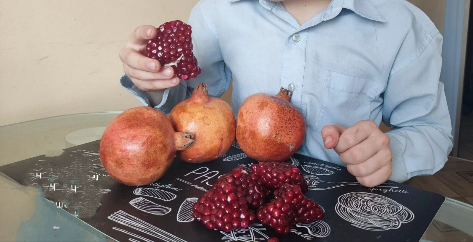 Гранат гемоглабинны күтәрә, кан басымын төшерә, шикәрне киметә