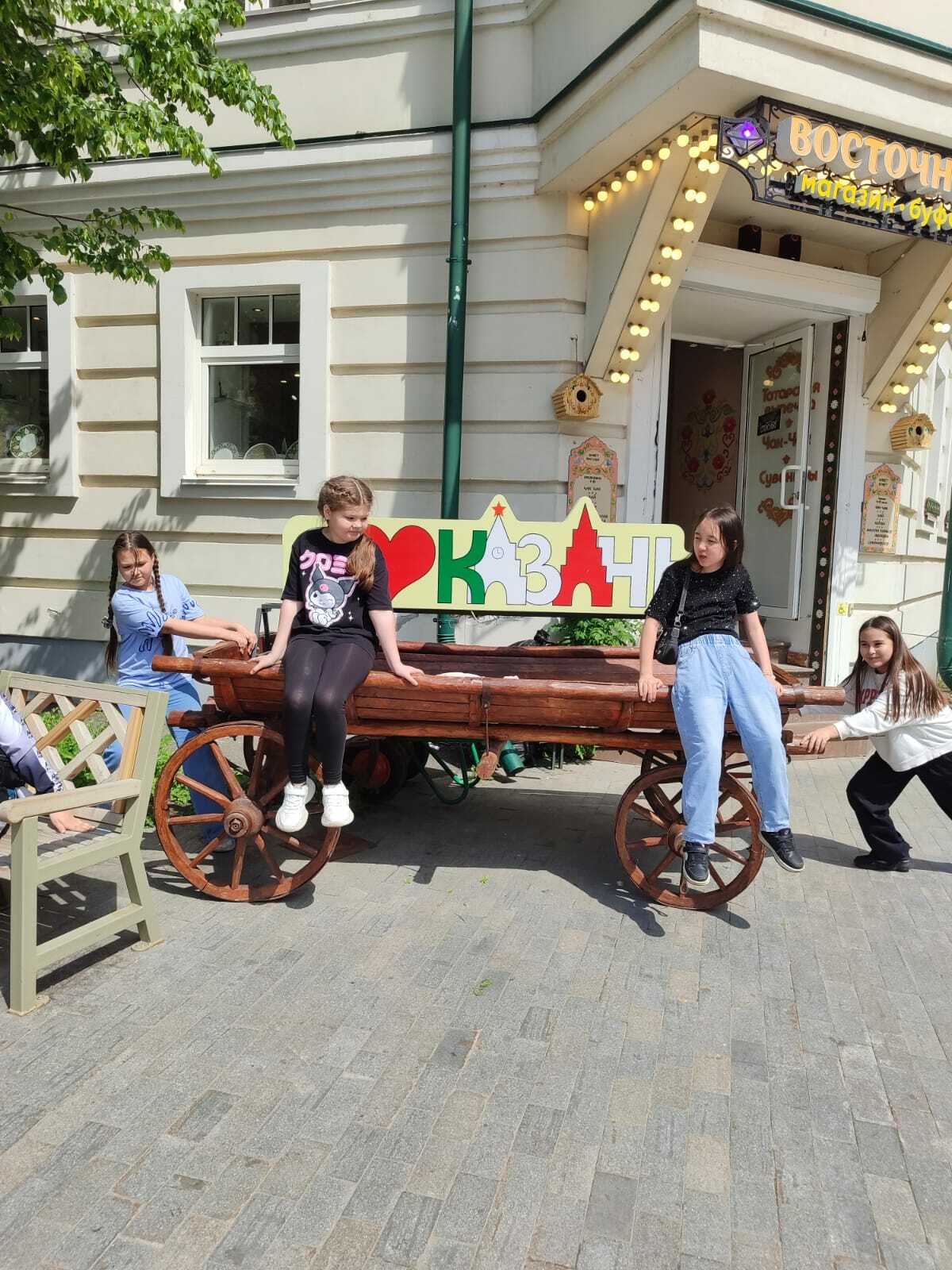 Уңыш артыннан уңыш яулыйлар