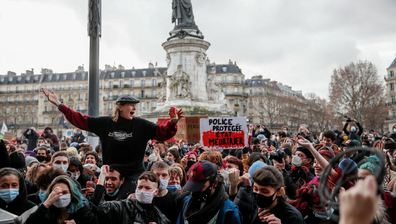 Бер елда — биш премьер