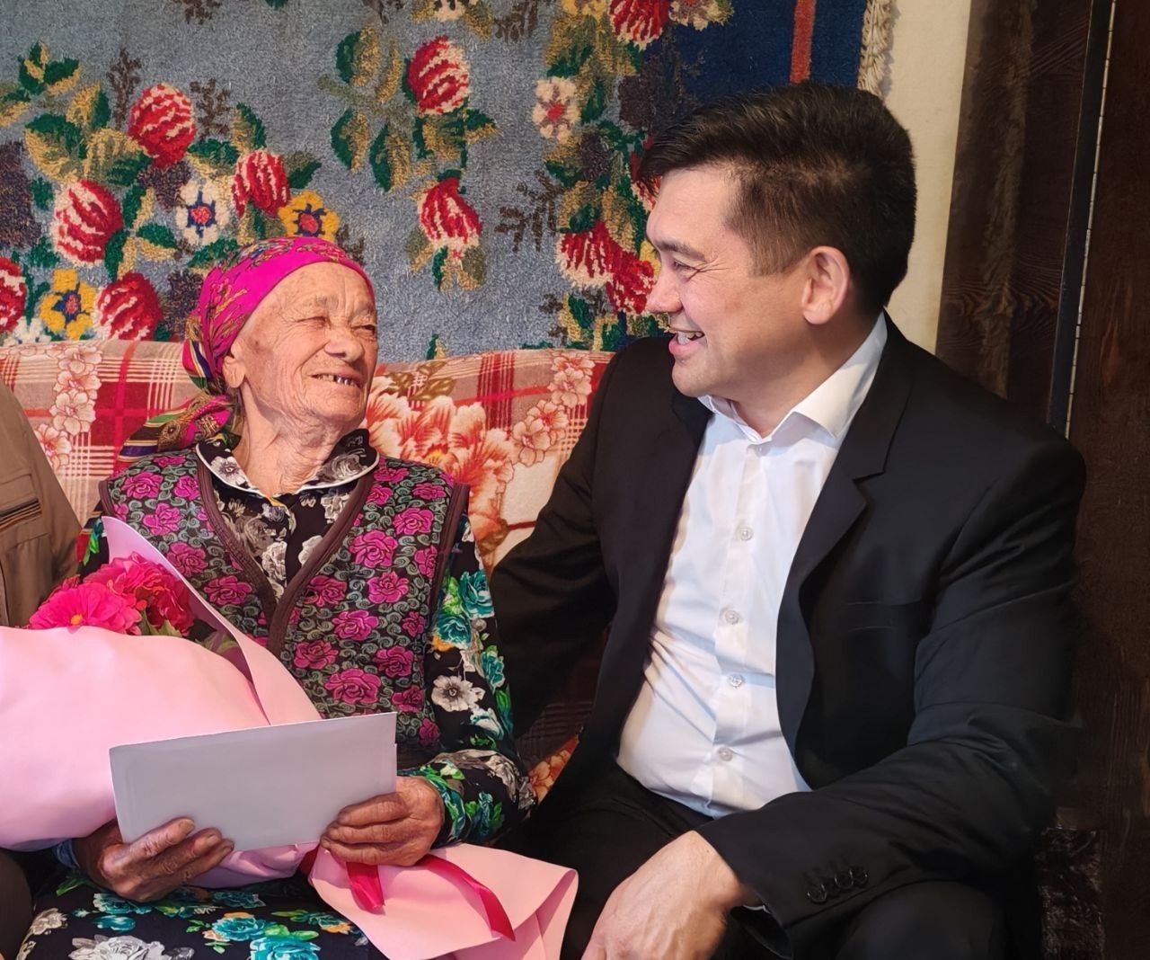 100 яшендә дә гөрләтеп тормыш итә!