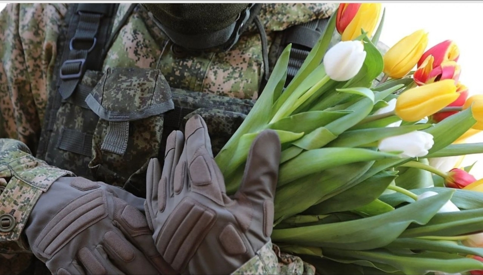 СВО яугире фронттан якыннарына тюльпаннар җибәргән