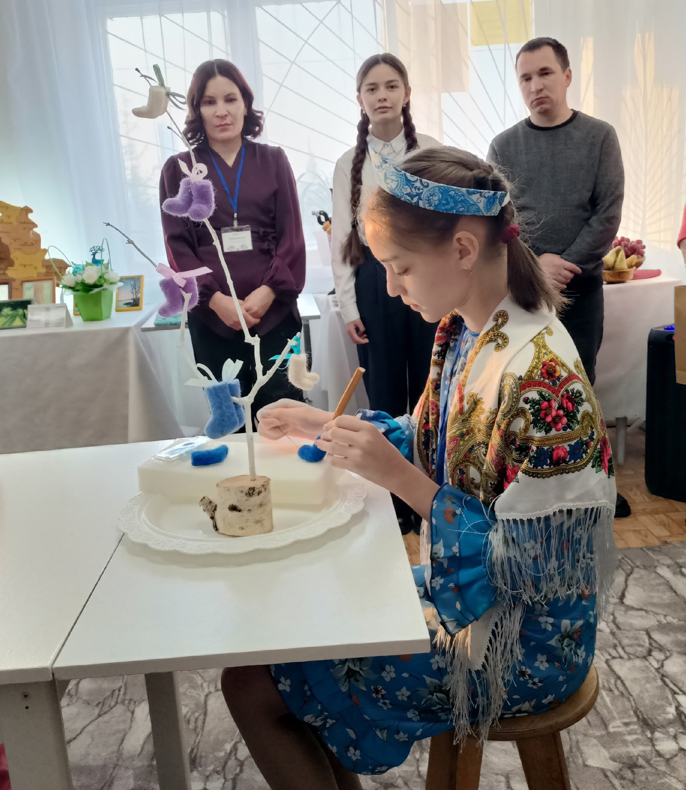 Алар үз куллары белән тылсым тудыра