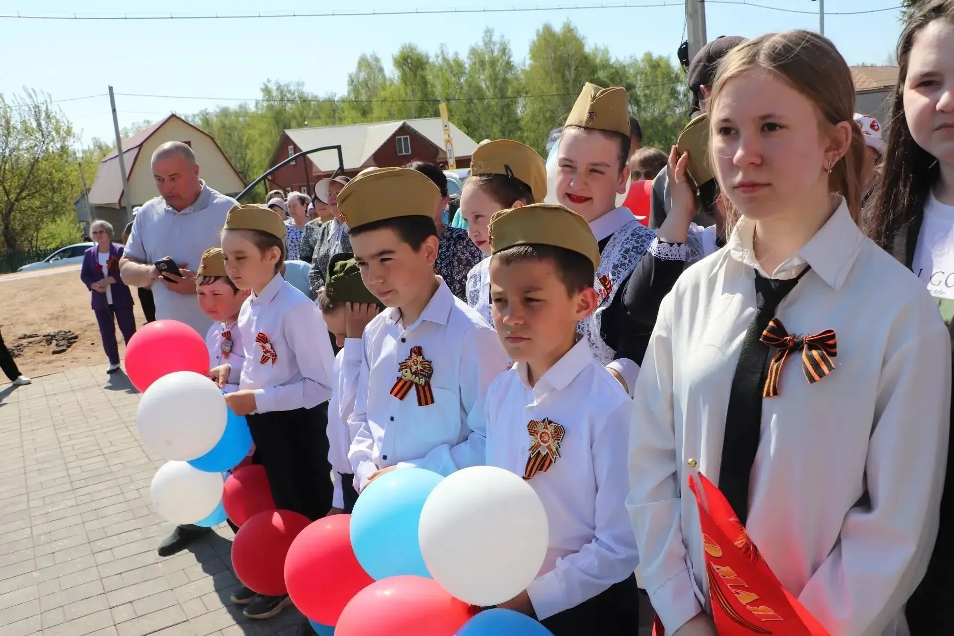 Батырлар исемен мәңгеләштереп