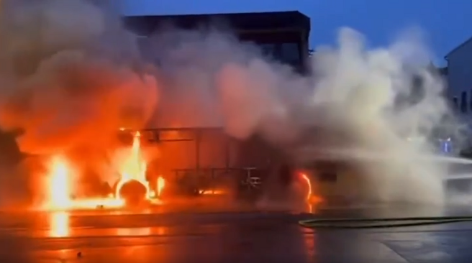 Автобуста алты кеше тереләй янып үлгән