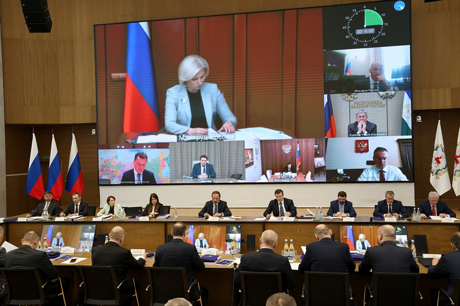 Радий Хәбиров Идел буе федераль округы Советы утырышында катнашты