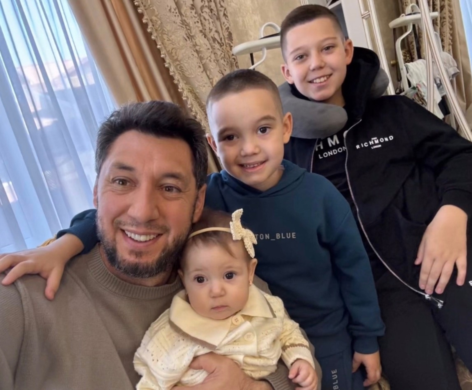 Фирдүс тәртипкә утырган